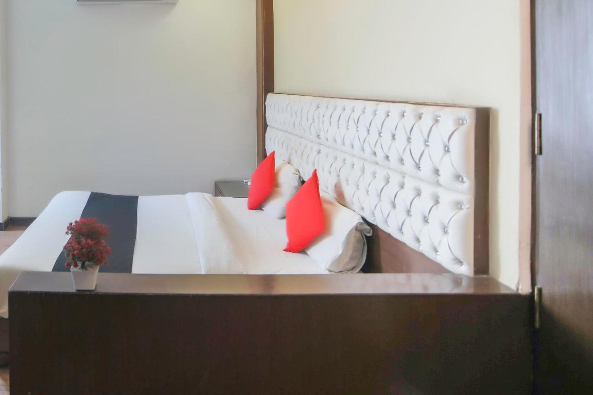 Hotel O Parktel Indirapuram 외부 사진